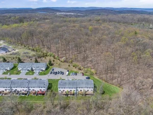 26 Ferndale Ln, Hardyston Twp., NJ 07419