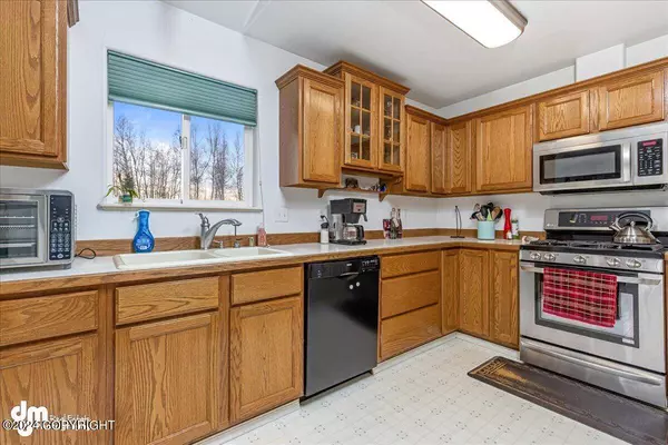 2130 Sundew CIR, Anchorage, AK 99502