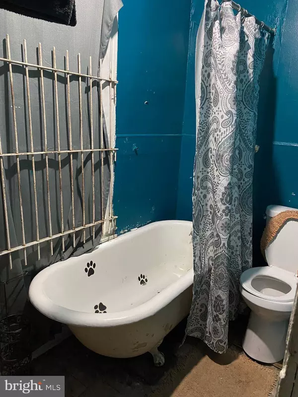 2423 N NATRONA ST, Philadelphia, PA 19132