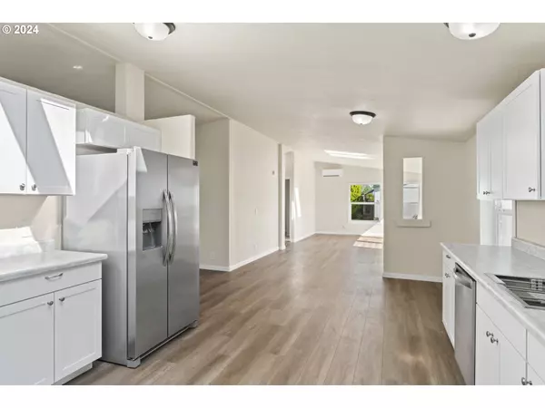 700 N MILL ST #51, Creswell, OR 97426