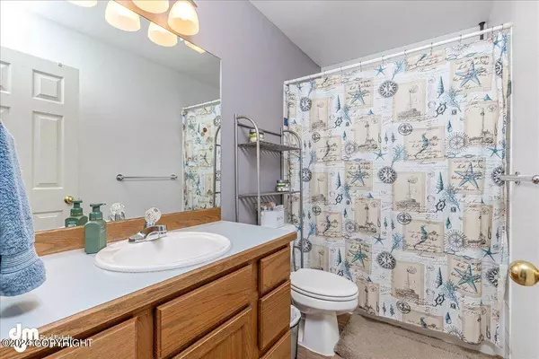 2130 Sundew CIR, Anchorage, AK 99502