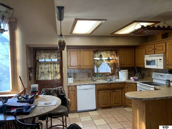 2813 Nottingham Drive, Bellevue, NE 68123