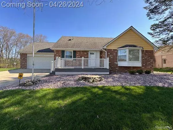 2526 Costa Mesa Road, Waterford, MI 48329