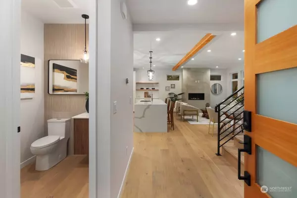 13012 132nd AVE NE, Kirkland, WA 98034