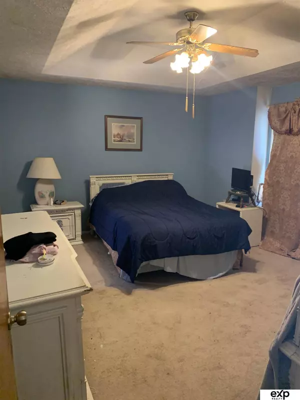 2813 Nottingham Drive, Bellevue, NE 68123