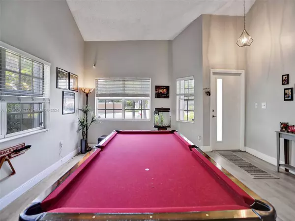 10190 SW 146th Ave, Miami, FL 33186