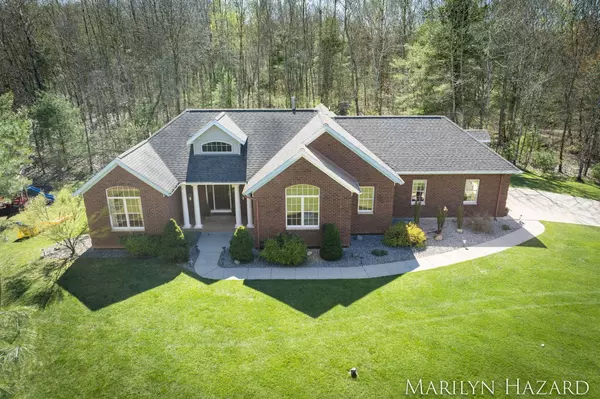 11793 Henrietta NE Drive, Rockford, MI 49341