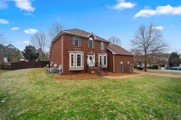 205 Fieldstone Dr, White House, TN 37188