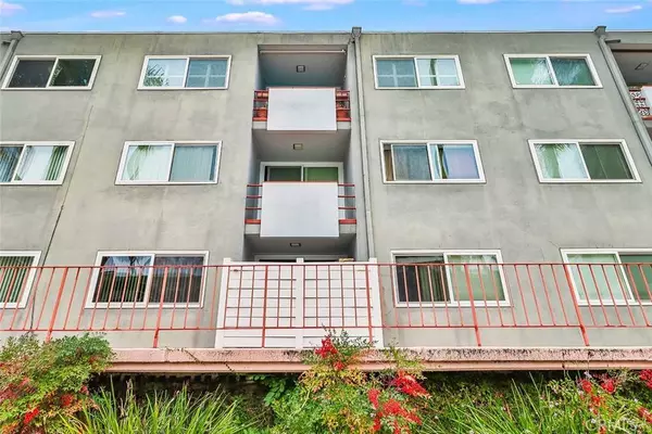 4915 Tyrone AVE #204, Sherman Oaks, CA 91423