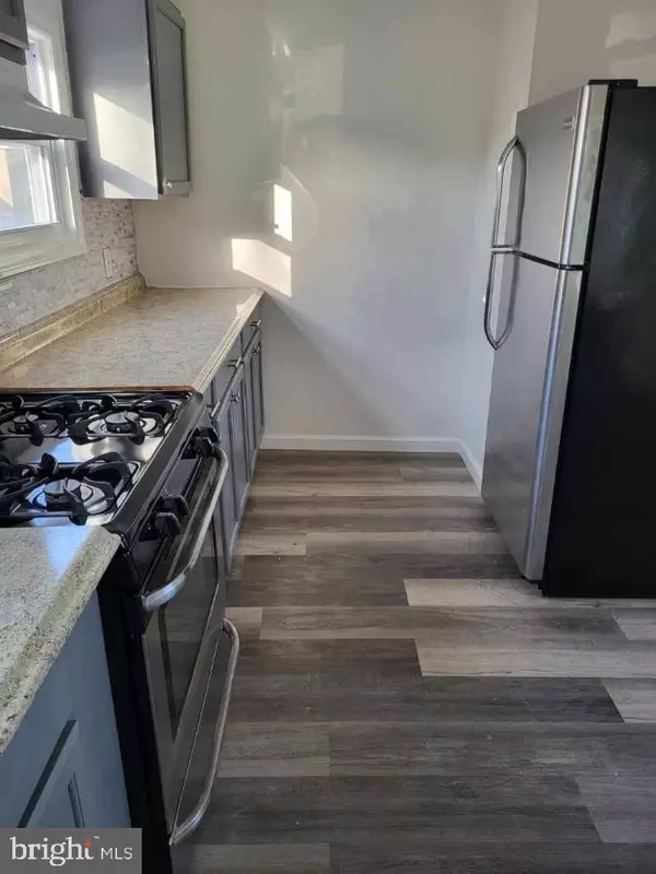 206 DELAWARE AVE, Williamstown, NJ 08094