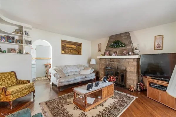 26935 North Shore DR, Beloit, OH 44609