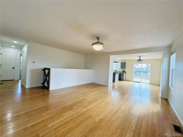 950 Willow DR, Brighton, CO 80603