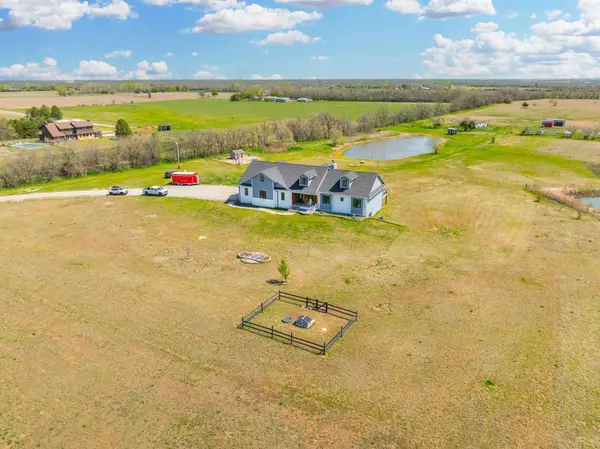 18260 SW Prairie Creek Rd, Rose Hill, KS 67133