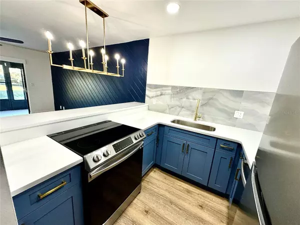 212 ORIENTA POINT ST #212, Altamonte Springs, FL 32701