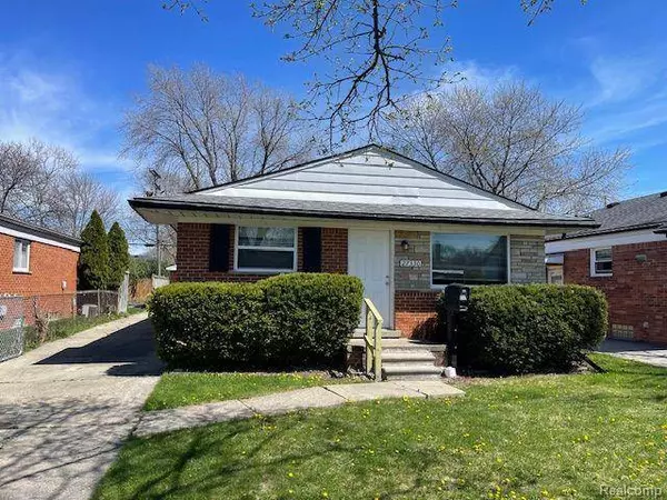 27330 URSULINE Street, St. Clair Shores, MI 48081