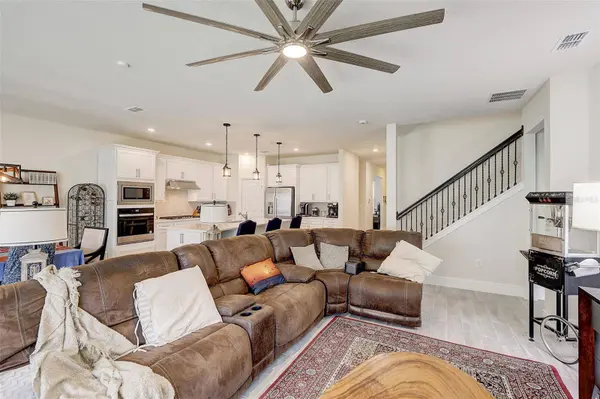 4007 MEANDERING BAY DR, Apopka, FL 32712