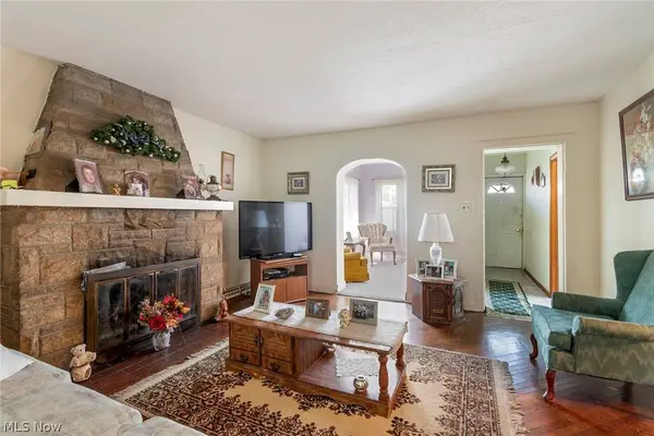 26935 North Shore DR, Beloit, OH 44609