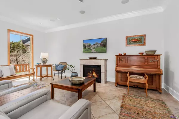 3032 DU SOLEIL CT, Baton Rouge, LA 70810