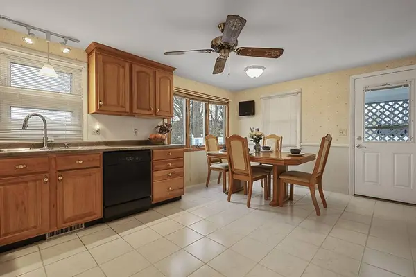 235 Welfare AVE, Warwick, RI 02888