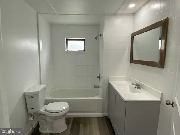 206 DELAWARE AVE, Williamstown, NJ 08094