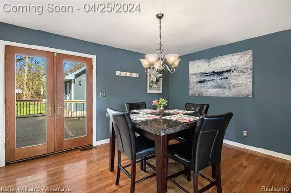 5147 Lake Grove Drive, White Lake, MI 48383