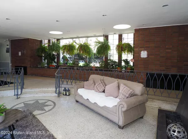 55 Austin Place #5p, Staten Island, NY 10304