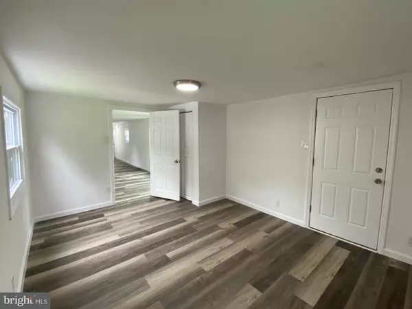 206 DELAWARE AVE, Williamstown, NJ 08094