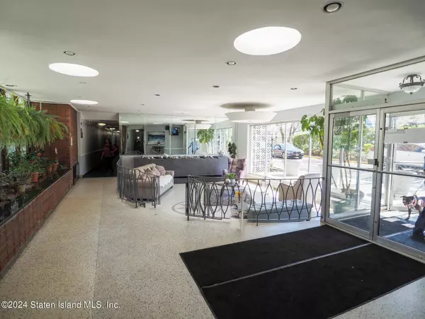 55 Austin Place #5p, Staten Island, NY 10304