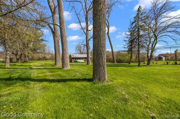 30825 FORT Road, Rockwood, MI 48173