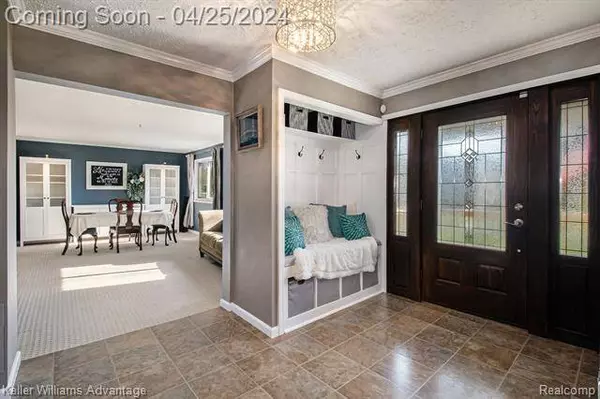 5147 Lake Grove Drive, White Lake, MI 48383