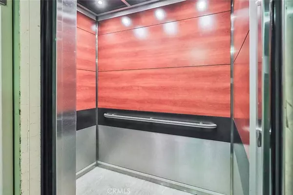 4915 Tyrone AVE #204, Sherman Oaks, CA 91423