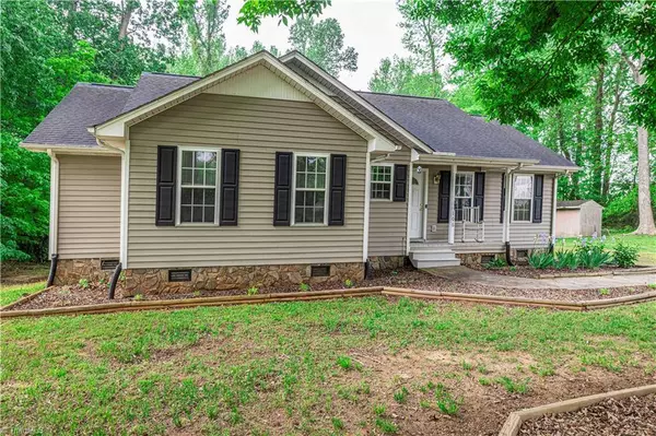 106 E Luther AVE, Liberty, NC 27298