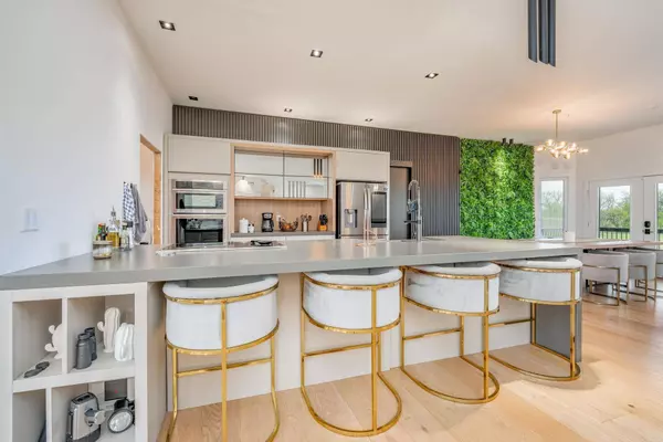 18260 SW Prairie Creek Rd, Rose Hill, KS 67133