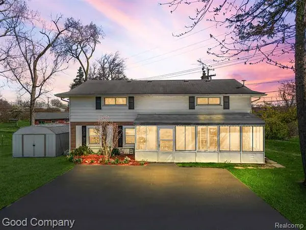 30825 FORT Road, Rockwood, MI 48173