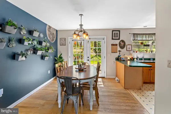 5638 THOMAN DR, Spring Grove, PA 17362