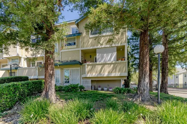 7404 Kallie Kay LN, Sacramento, CA 95823