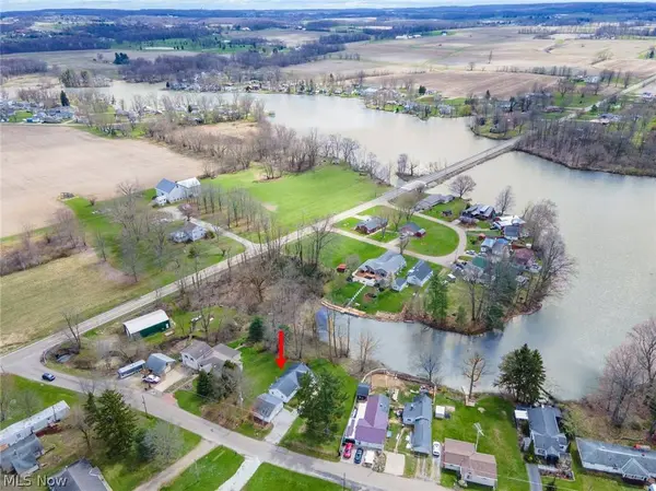 26935 North Shore DR, Beloit, OH 44609