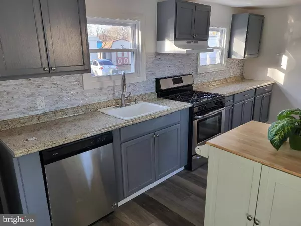 206 DELAWARE AVE, Williamstown, NJ 08094