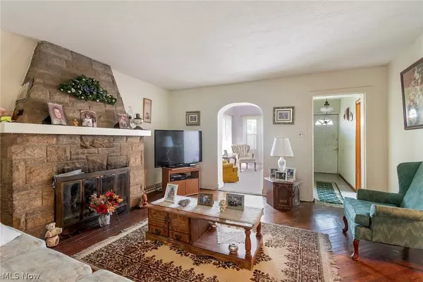 26935 North Shore DR, Beloit, OH 44609