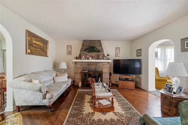 26935 North Shore DR, Beloit, OH 44609