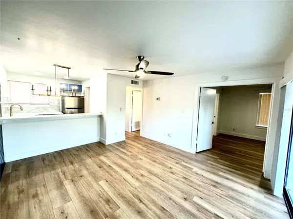 212 ORIENTA POINT ST #212, Altamonte Springs, FL 32701