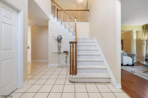 12 Deborah Dr, Franklin Twp., NJ 08873