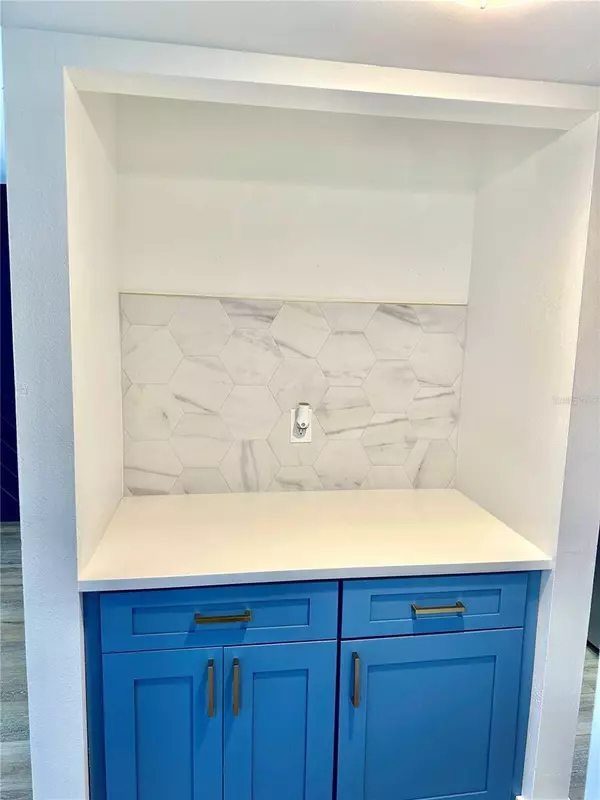 212 ORIENTA POINT ST #212, Altamonte Springs, FL 32701