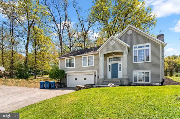 5638 THOMAN DR, Spring Grove, PA 17362