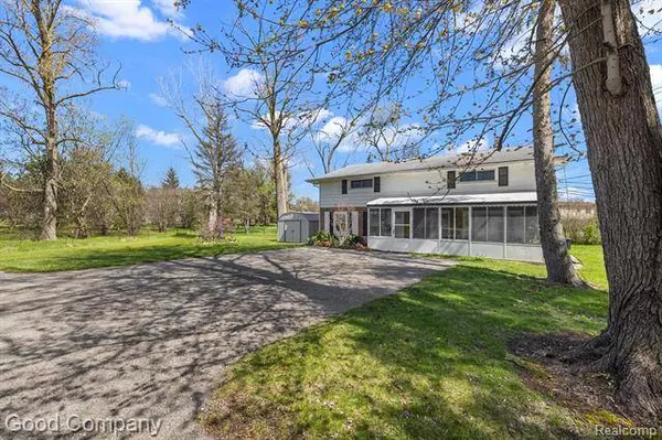 30825 FORT Road, Rockwood, MI 48173