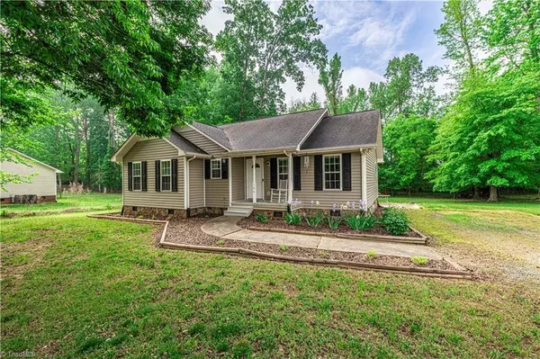 106 E Luther AVE, Liberty, NC 27298