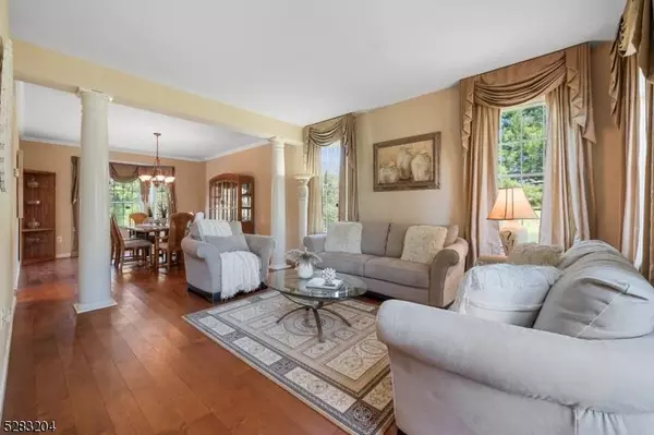 12 Deborah Dr, Franklin Twp., NJ 08873