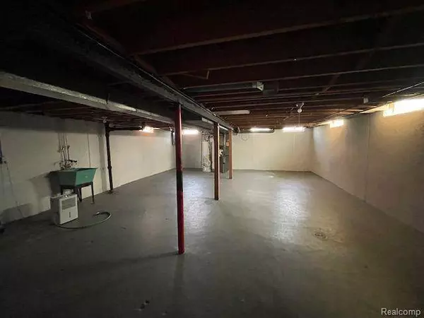 27330 URSULINE Street, St. Clair Shores, MI 48081