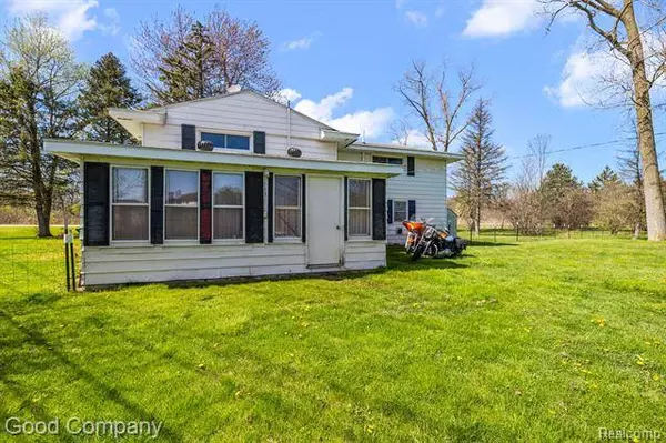30825 FORT Road, Rockwood, MI 48173