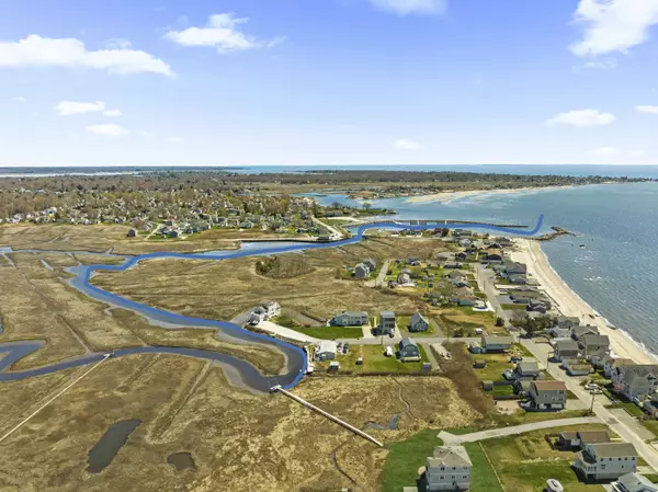 11 Chandler Street, Old Saybrook, CT 06475